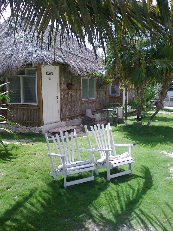 Las Cabanas Del Doctor Mahahual Exterior photo