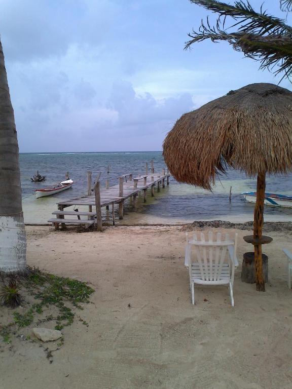 Las Cabanas Del Doctor Mahahual Exterior photo