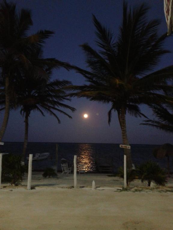 Las Cabanas Del Doctor Mahahual Exterior photo