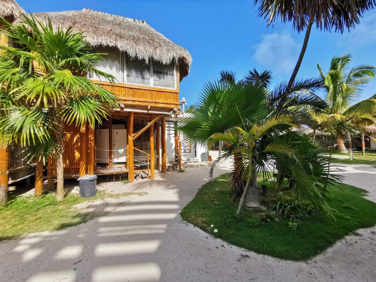 Las Cabanas Del Doctor Mahahual Exterior photo