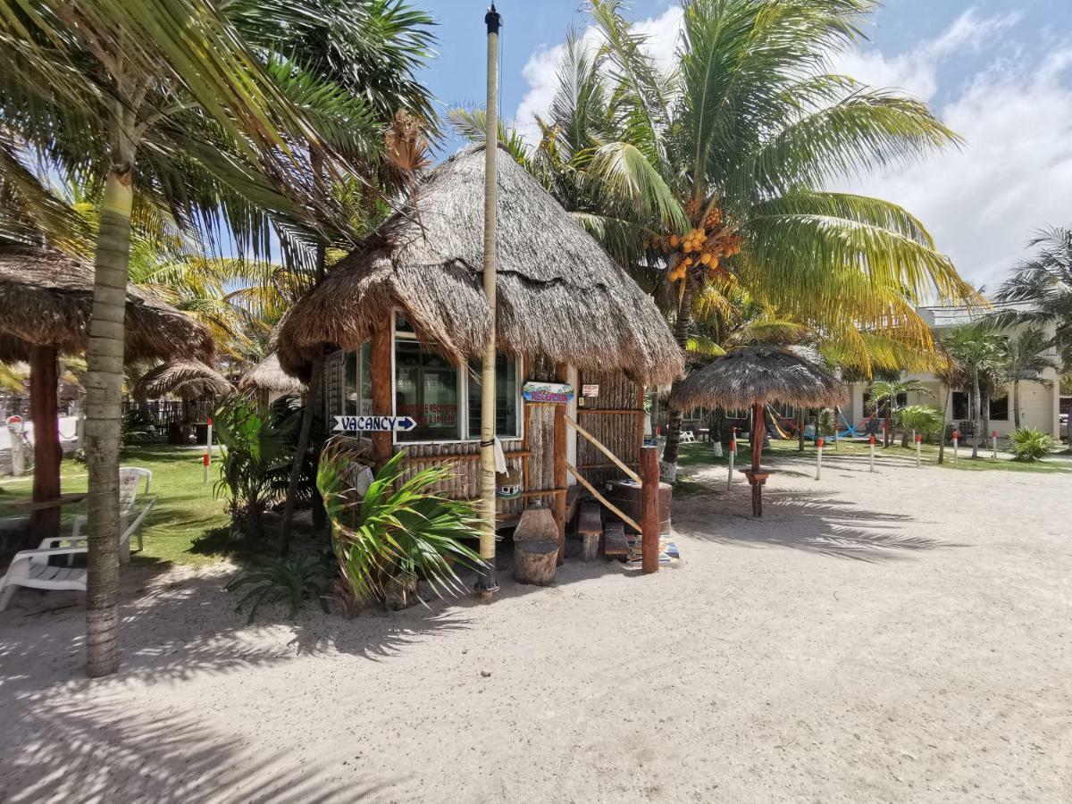 Las Cabanas Del Doctor Mahahual Exterior photo