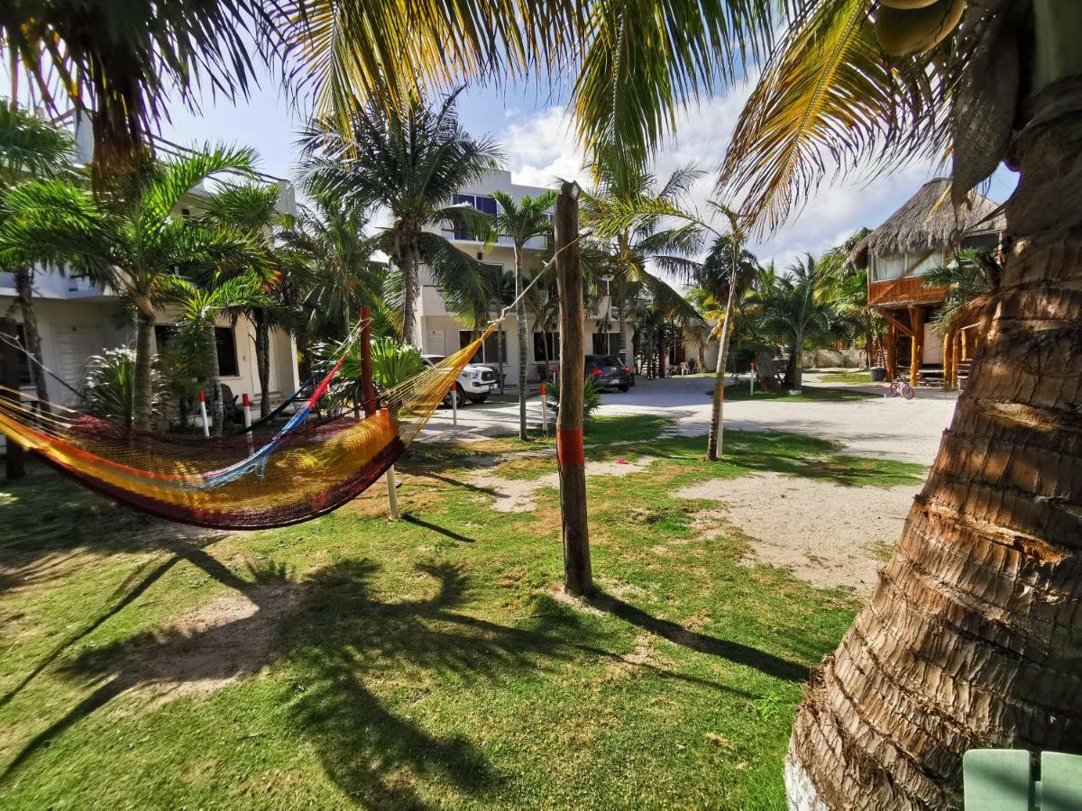 Las Cabanas Del Doctor Mahahual Exterior photo