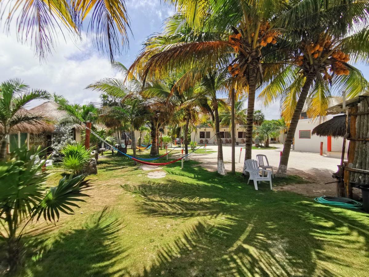 Las Cabanas Del Doctor Mahahual Exterior photo